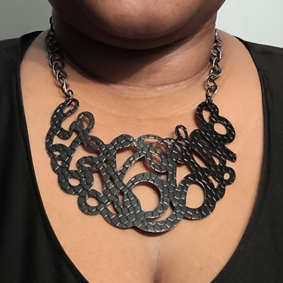 Black Statement Necklace - Picture 4 of 4